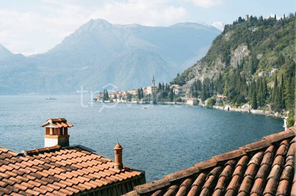 casa indipendente in vendita a Varenna in zona Fiumelatte