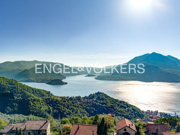 appartamento in vendita a Varenna in zona Fiumelatte