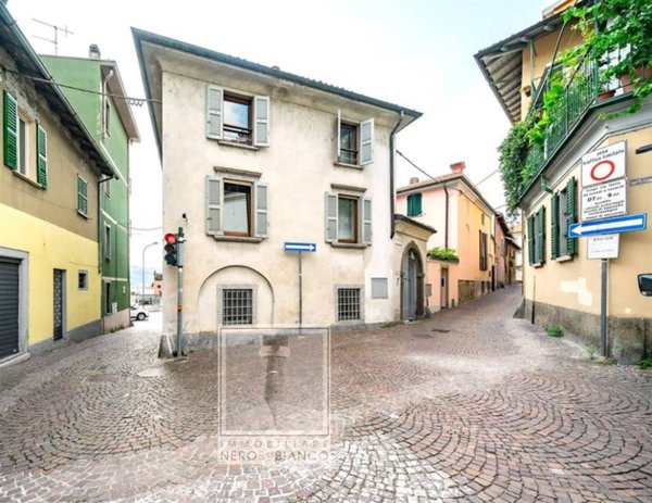 casa indipendente in vendita a Vercurago
