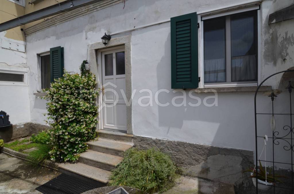 appartamento in vendita a Vercurago