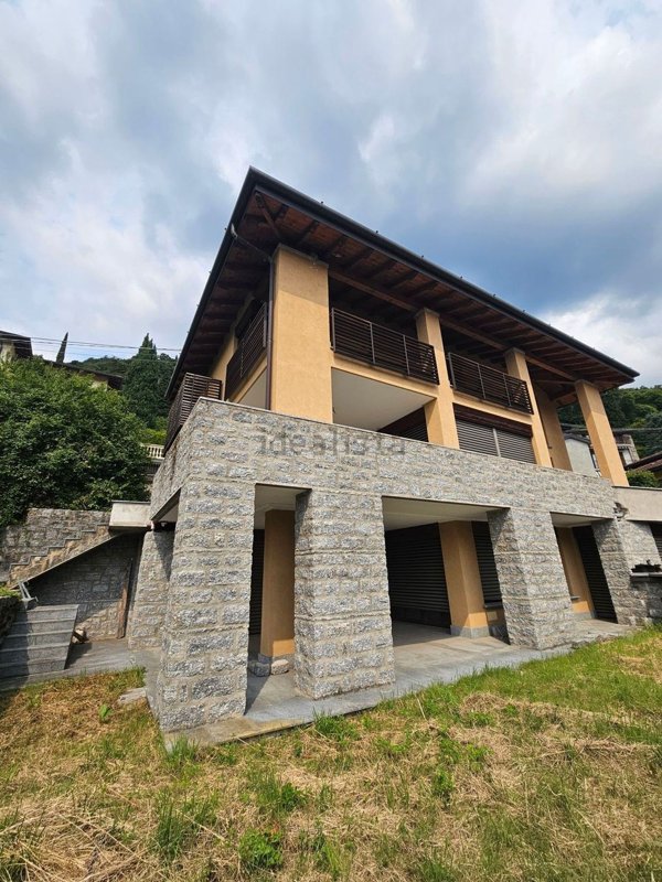 casa indipendente in vendita a Vercurago in zona Somasca