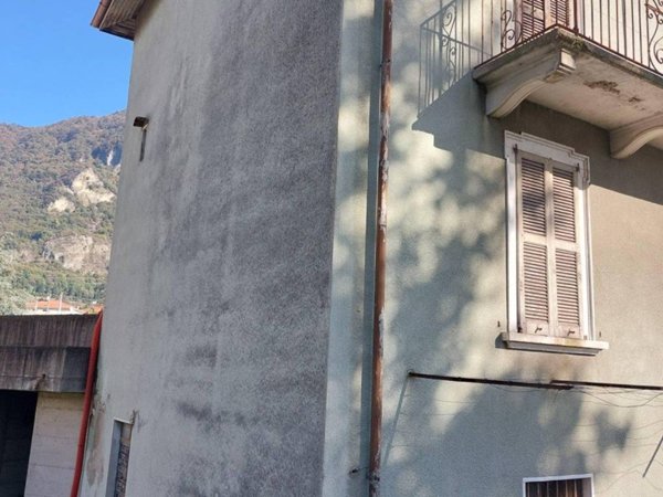 casa indipendente in vendita a Vercurago