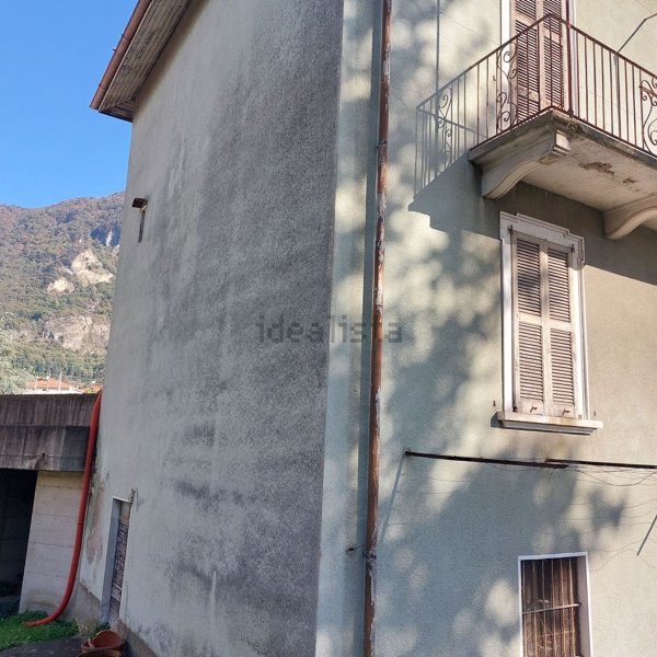casa indipendente in vendita a Vercurago