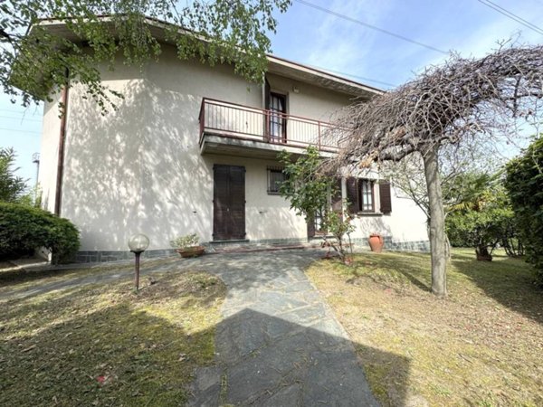 casa indipendente in vendita a Vercurago