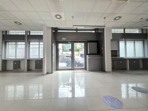 negozio in vendita a Vercurago