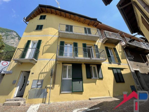 appartamento in vendita a Vercurago in zona Somasca