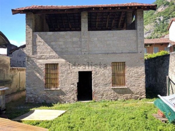 casa indipendente in vendita a Vercurago in zona Somasca