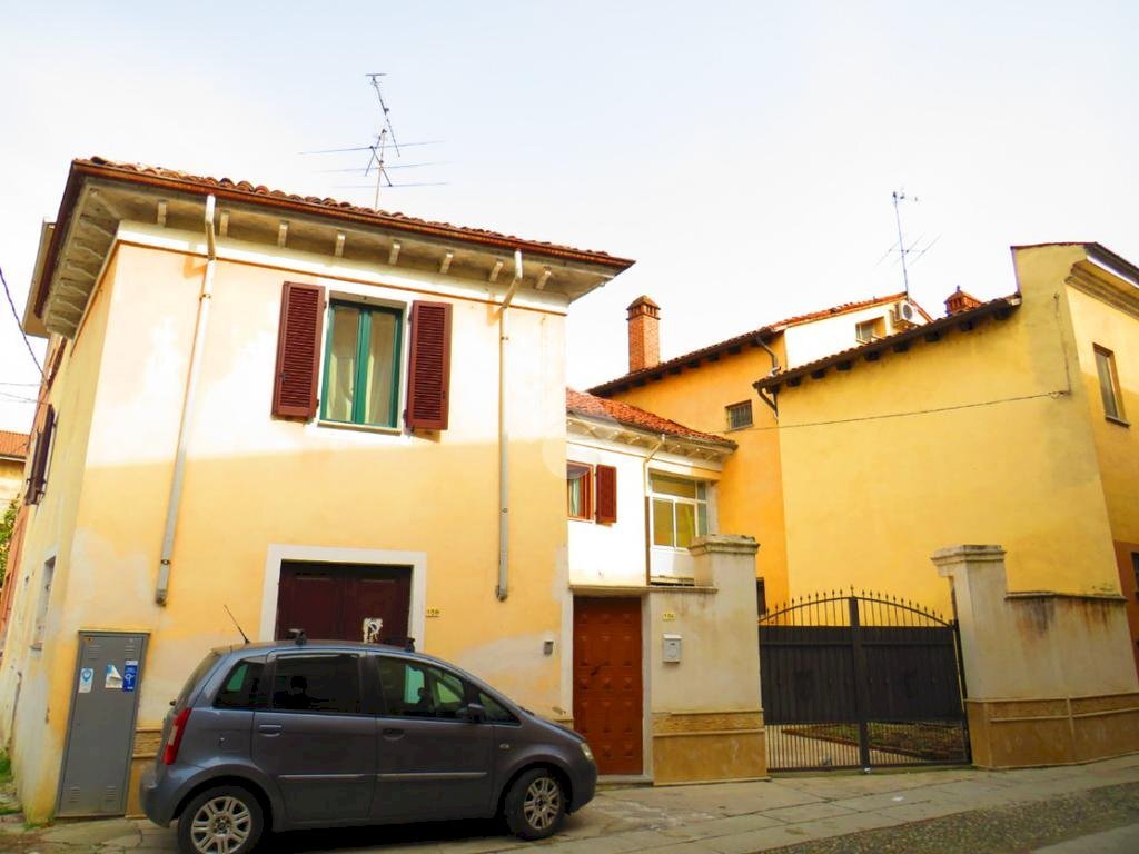 casa semindipendente in vendita a Felizzano