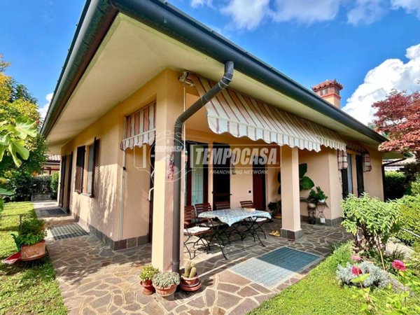 casa indipendente in vendita a Viganò