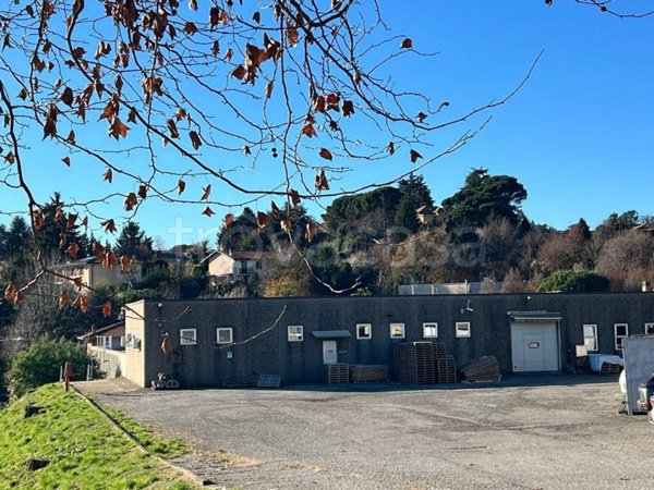 locale commerciale in vendita a Viganò