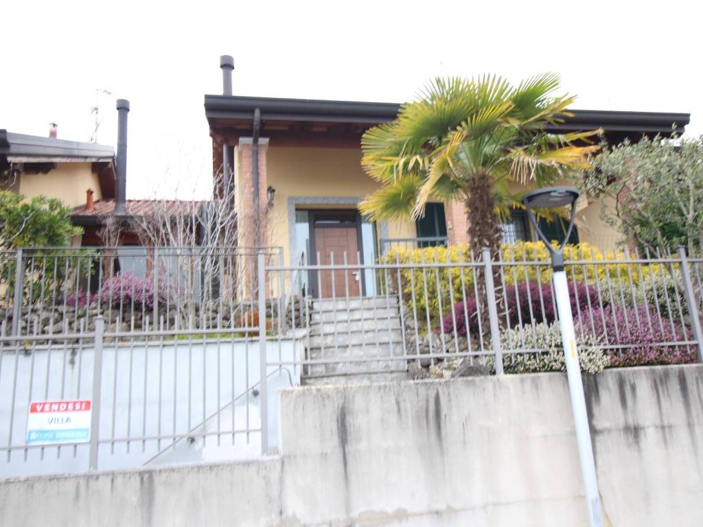 casa indipendente in vendita a Viganò