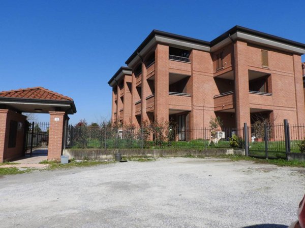 appartamento in vendita a Verderio in zona Verderio Inferiore