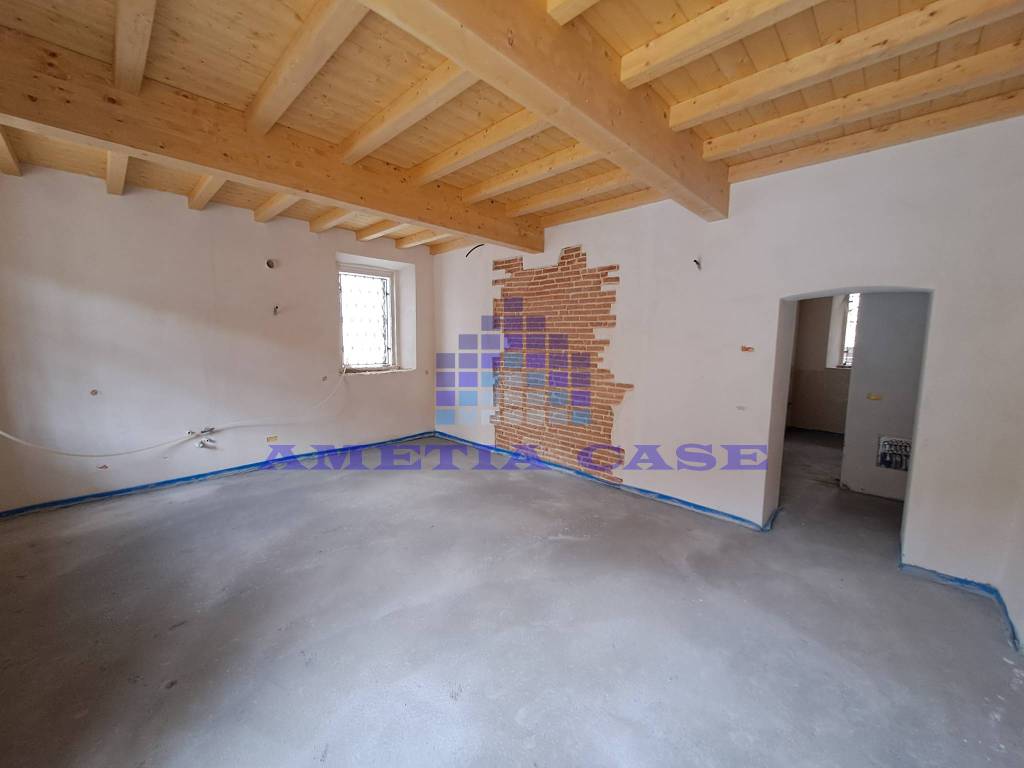 appartamento in vendita a Verderio in zona Verderio Inferiore
