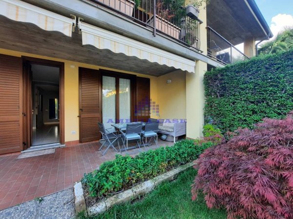 casa indipendente in vendita a Verderio in zona Verderio Inferiore