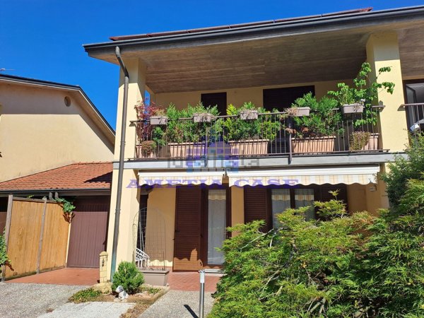 casa indipendente in vendita a Verderio