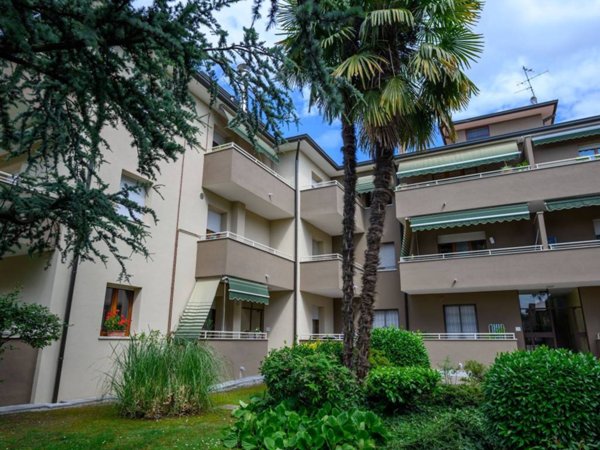 appartamento in vendita a Verderio in zona Verderio Inferiore