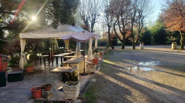negozio in vendita a Verderio
