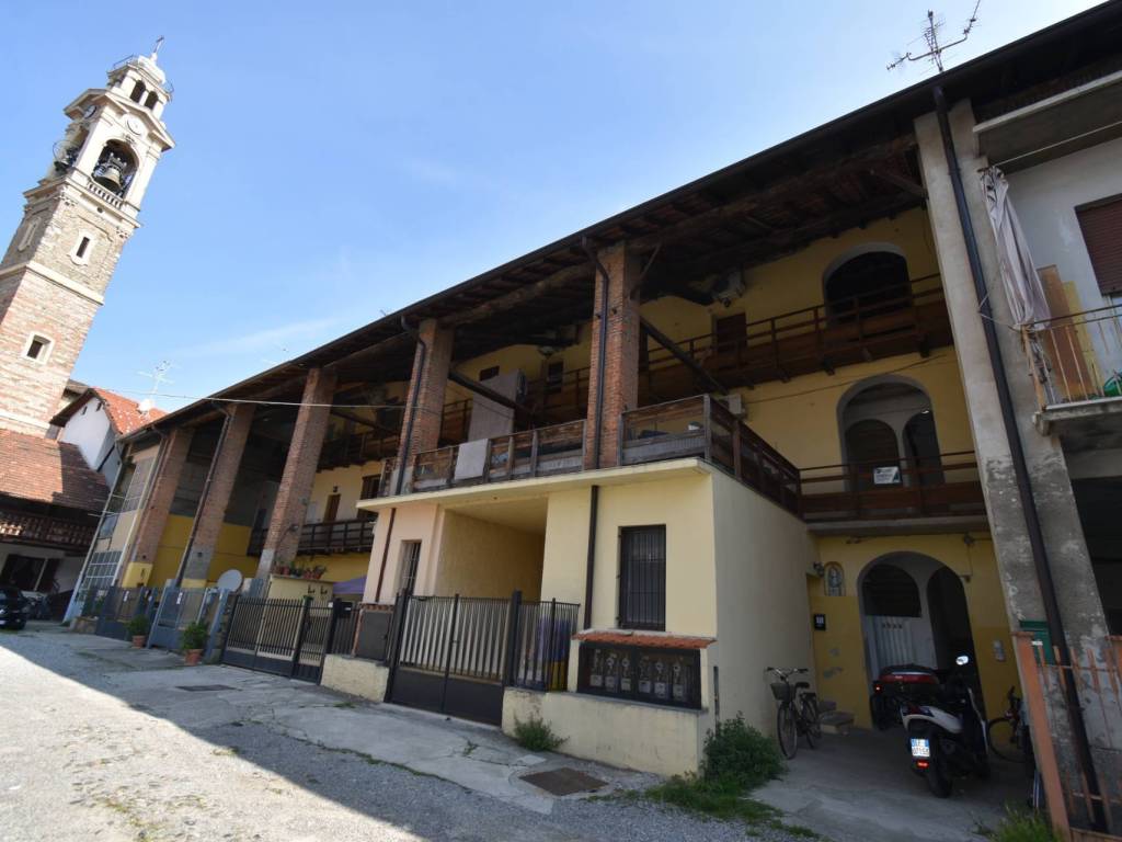 appartamento in vendita a Verderio in zona Verderio Inferiore