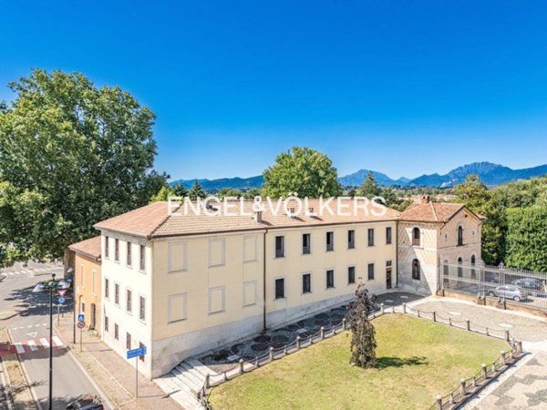 villa in vendita a Verderio in zona Verderio Superiore