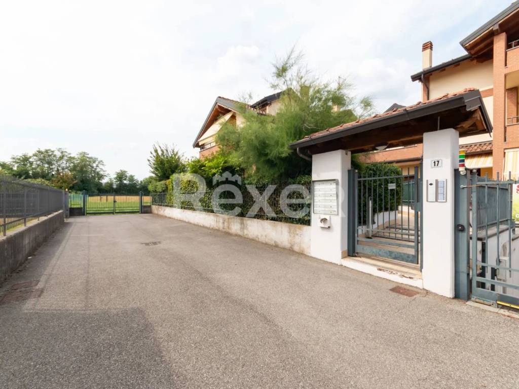 appartamento in vendita a Verderio in zona Verderio Inferiore