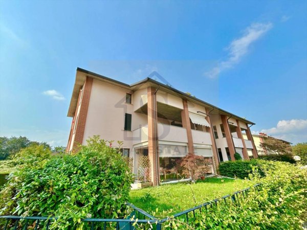 appartamento in vendita a Verderio in zona Verderio Inferiore