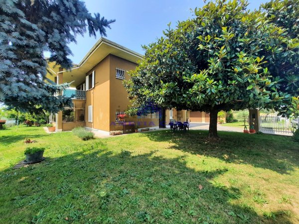 casa indipendente in vendita a Verderio