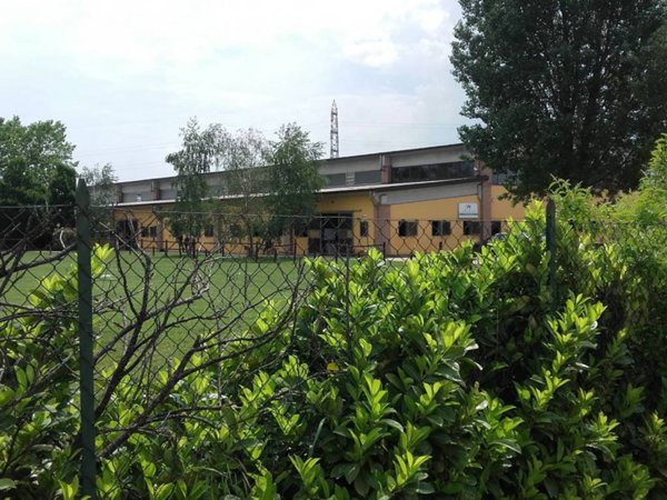 negozio in vendita a Verderio in zona Verderio Superiore