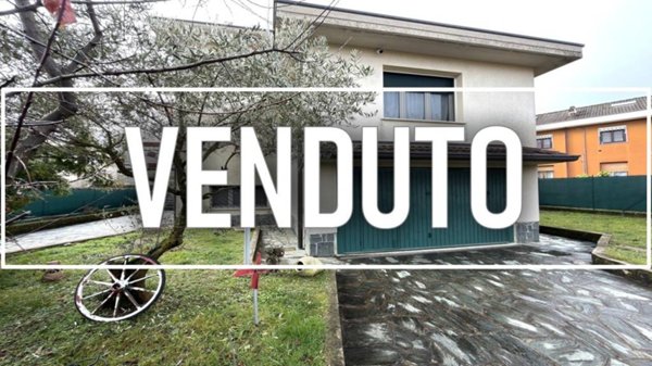 casa indipendente in vendita a Verderio in zona Verderio Superiore