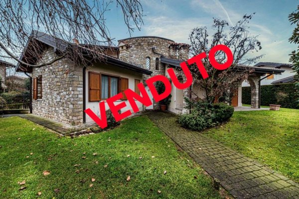 casa indipendente in vendita a Verderio