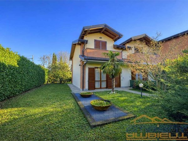 casa indipendente in vendita a Verderio in zona Verderio Inferiore