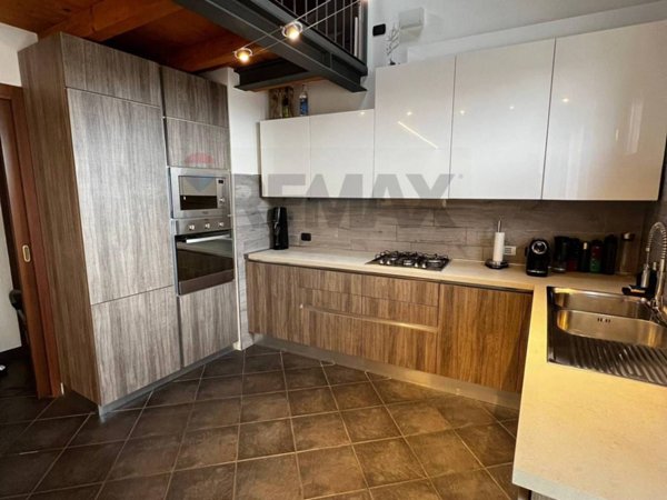 appartamento in vendita a Verderio in zona Verderio Inferiore