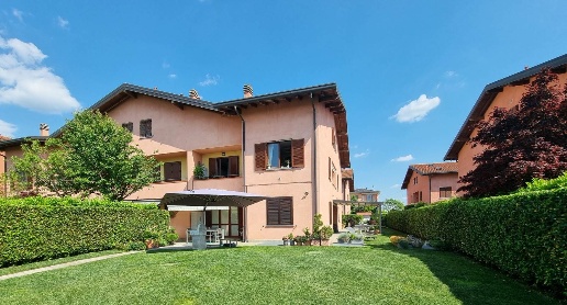 appartamento in vendita a Verderio in zona Verderio Inferiore