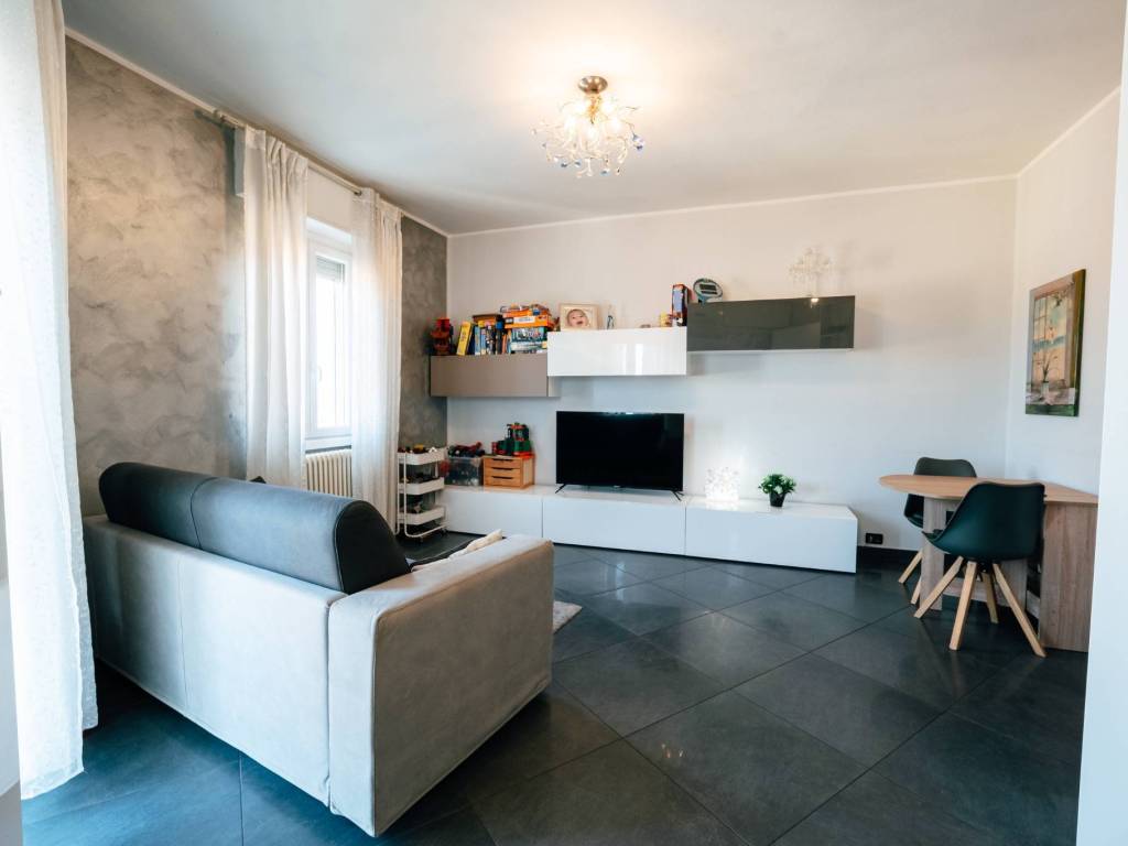 appartamento in vendita a Verderio in zona Verderio Superiore