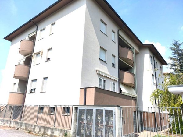 appartamento in vendita a Verderio in zona Verderio Superiore