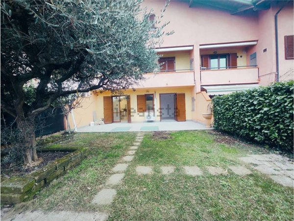 appartamento in vendita a Verderio in zona Verderio Inferiore
