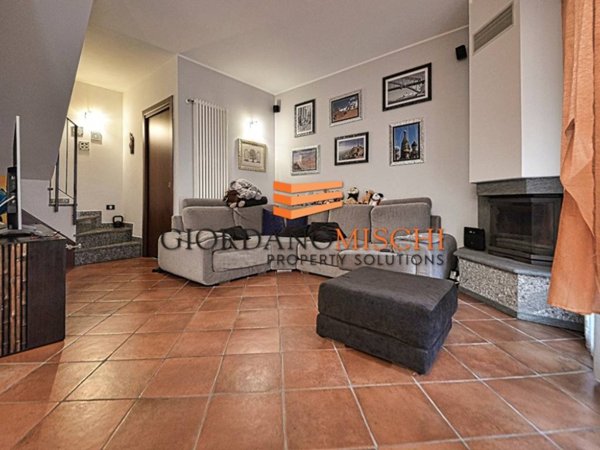 casa indipendente in vendita a Verderio in zona Verderio Inferiore