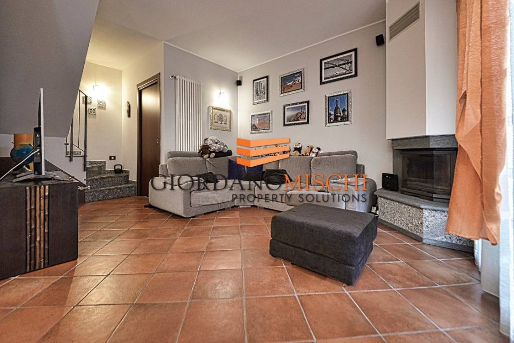 casa indipendente in vendita a Verderio in zona Verderio Inferiore