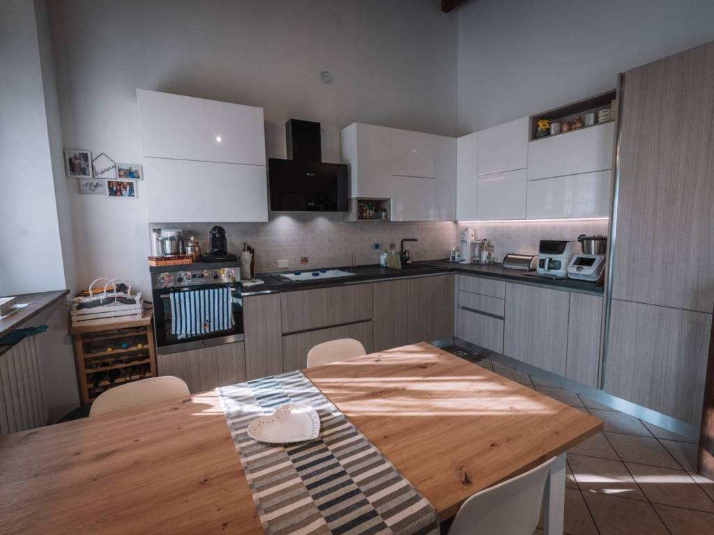 casa indipendente in vendita a Verderio in zona Verderio Inferiore