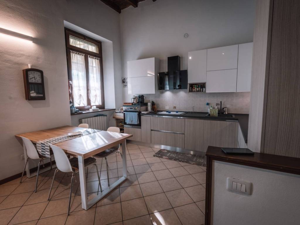 casa indipendente in vendita a Verderio in zona Verderio Inferiore