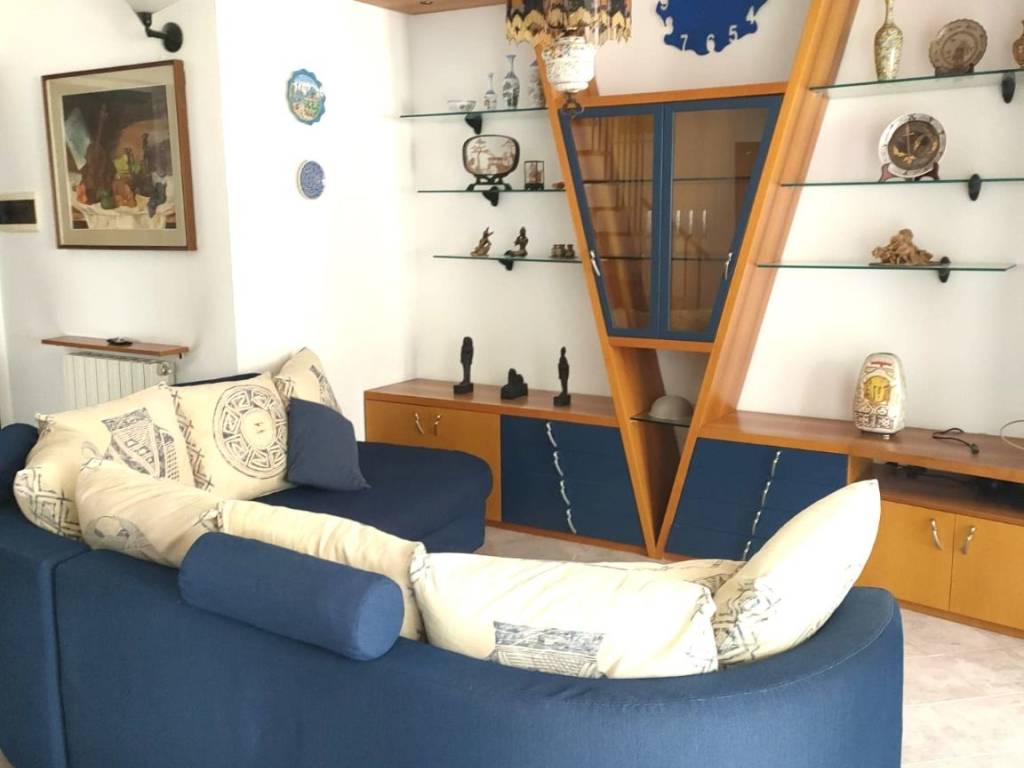 appartamento in vendita a Verderio in zona Verderio Superiore
