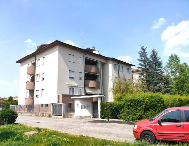 appartamento in vendita a Verderio in zona Verderio Superiore