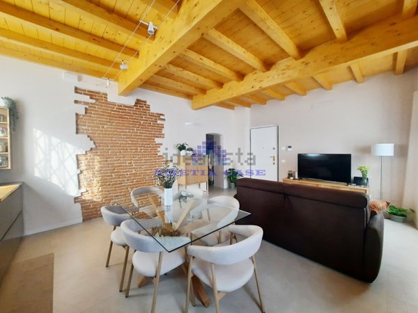 appartamento in vendita a Verderio in zona Verderio Inferiore