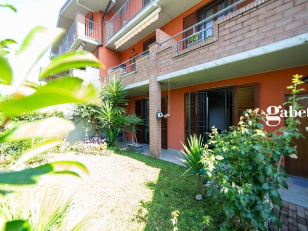 appartamento in vendita a Verderio in zona Verderio Inferiore