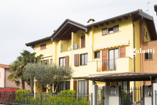 appartamento in vendita a Verderio in zona Verderio Inferiore