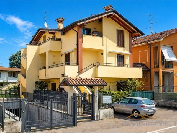 appartamento in vendita a Verderio in zona Verderio Inferiore
