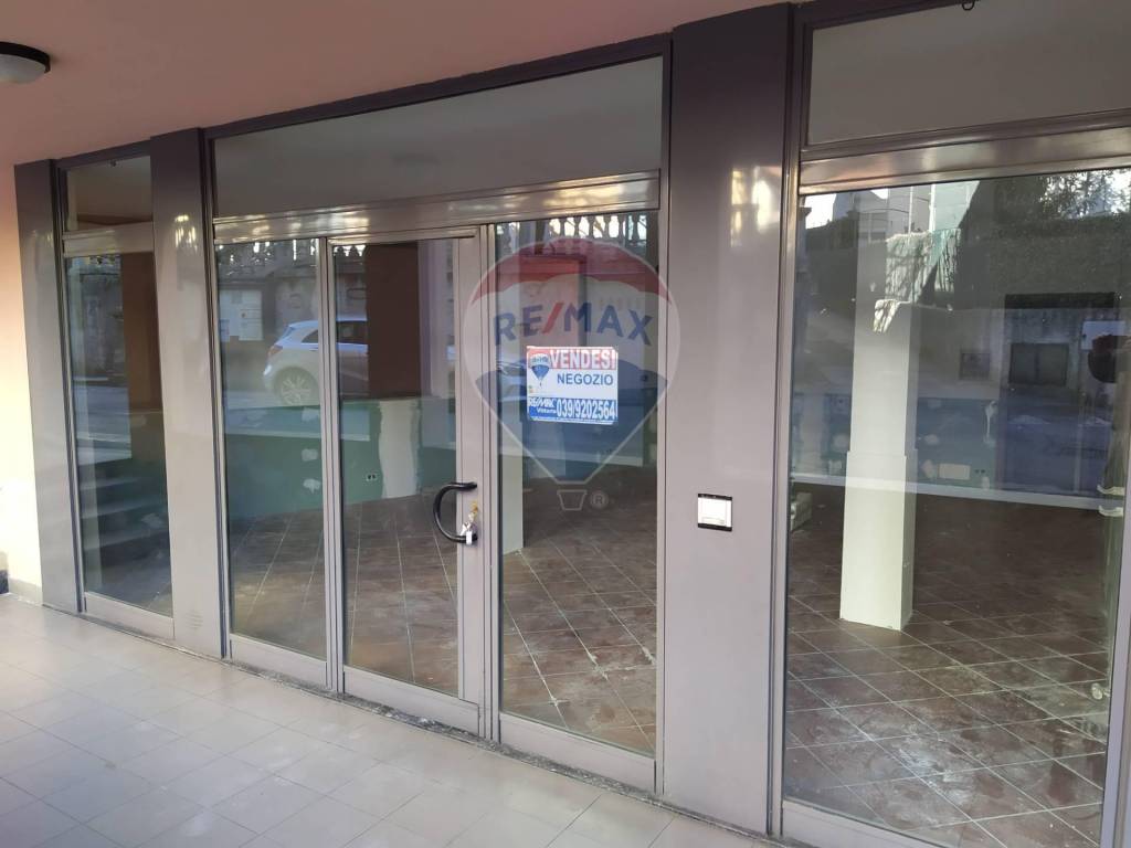 negozio in vendita a La Valletta Brianza in zona Rovagnate