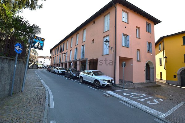 casa semindipendente in vendita a La Valletta Brianza