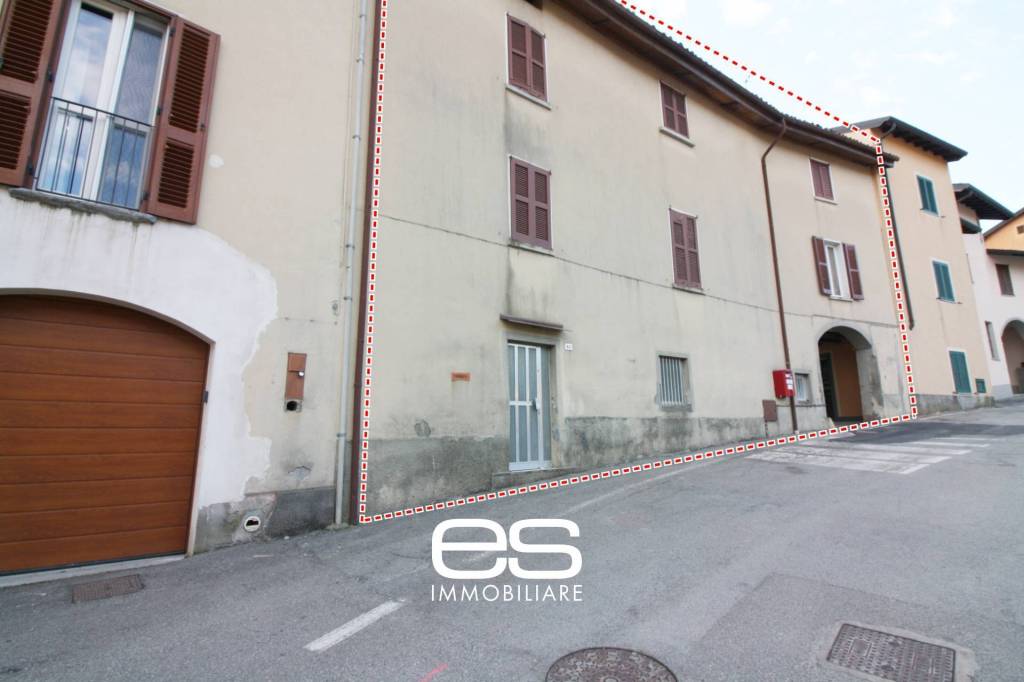 casa indipendente in vendita a La Valletta Brianza in zona Rovagnate