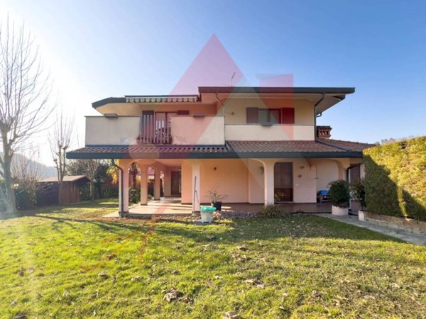 casa indipendente in vendita a La Valletta Brianza in zona Rovagnate
