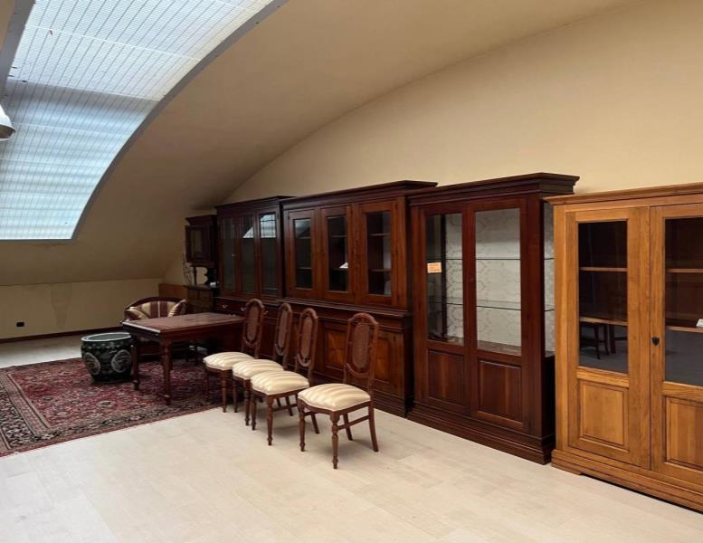 locale commerciale in vendita a La Valletta Brianza in zona Perego